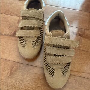 Brand new!  Mesh & Suede  Sneakers in Tan